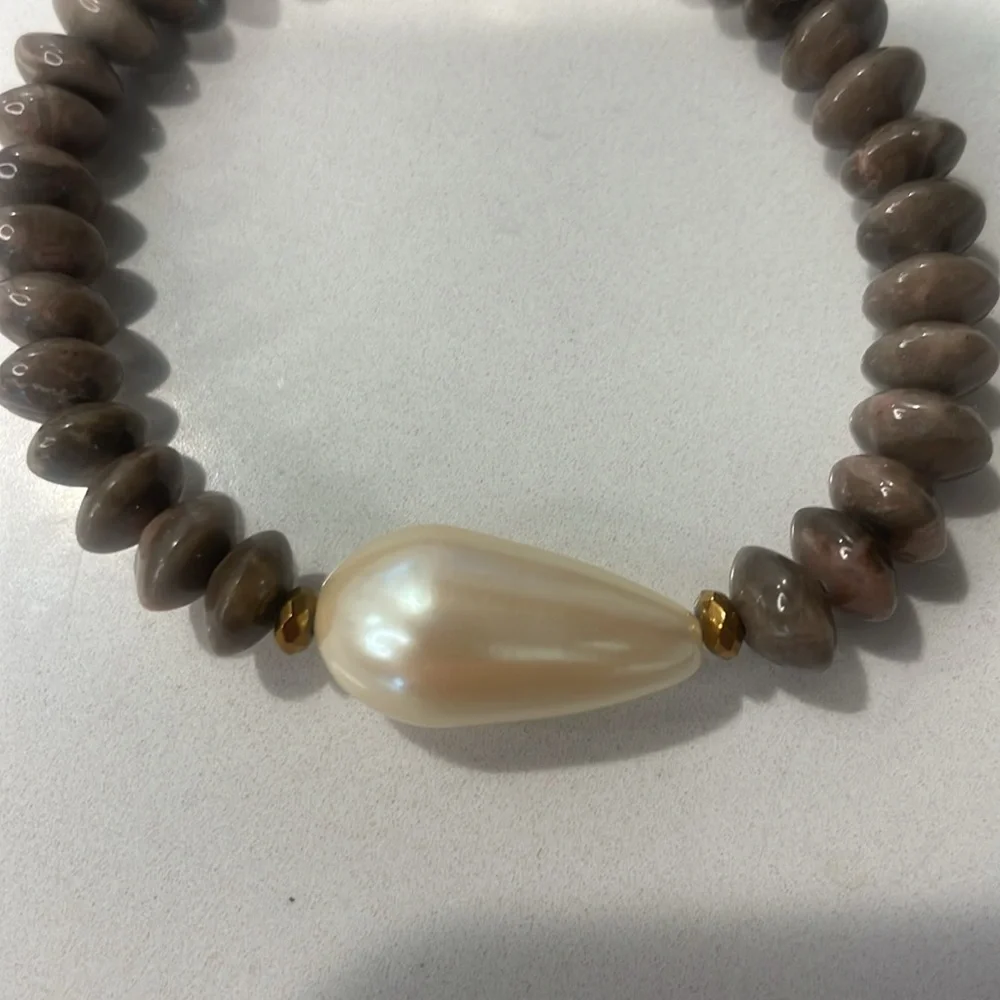 Hot chocolate & whipped cream bracelet- agate & mother of pearl